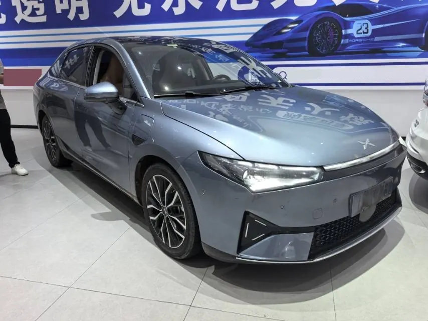 Xpeng 2022 P 5 460E automatic gear 3