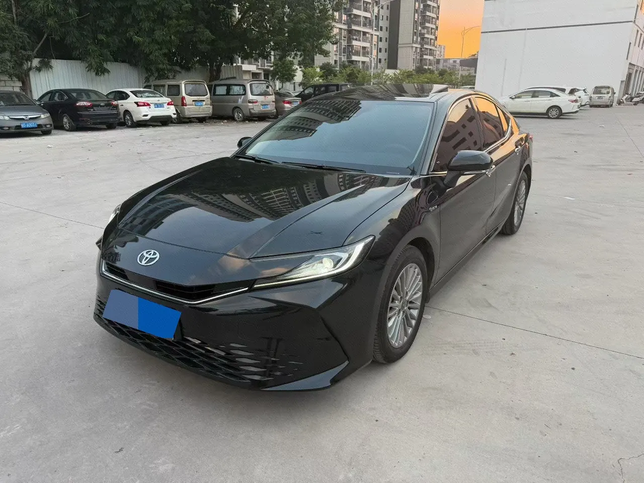 Open image lightbox: Toyota 2026 Camry Dual Engine 2.0HGVP Stepless Deluxe Automatic Gear