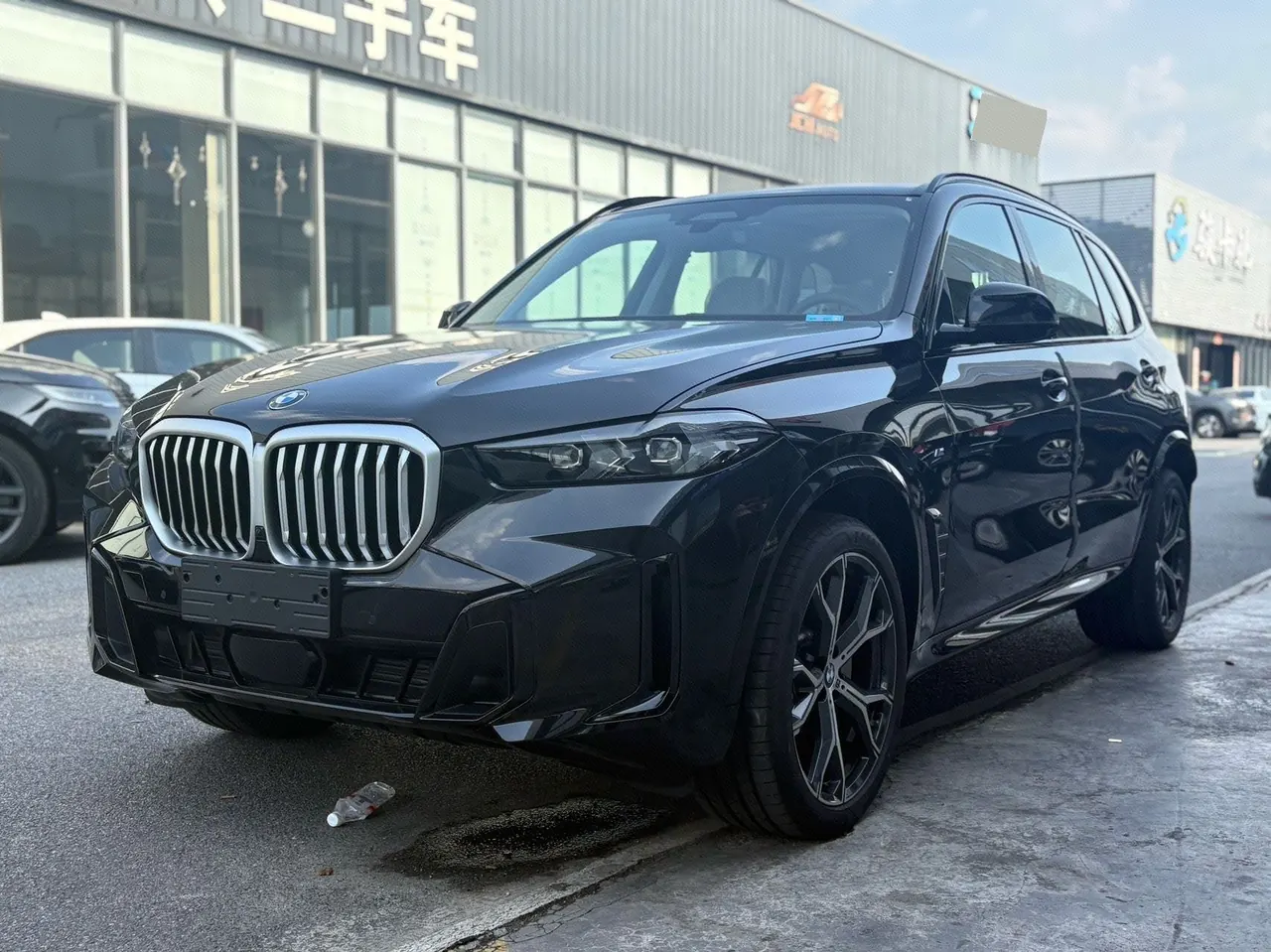 Open image lightbox: BMW 2026 X5 xDrive30Li 48V 2.0T exclusive m sports obsidian night suit automatic gear