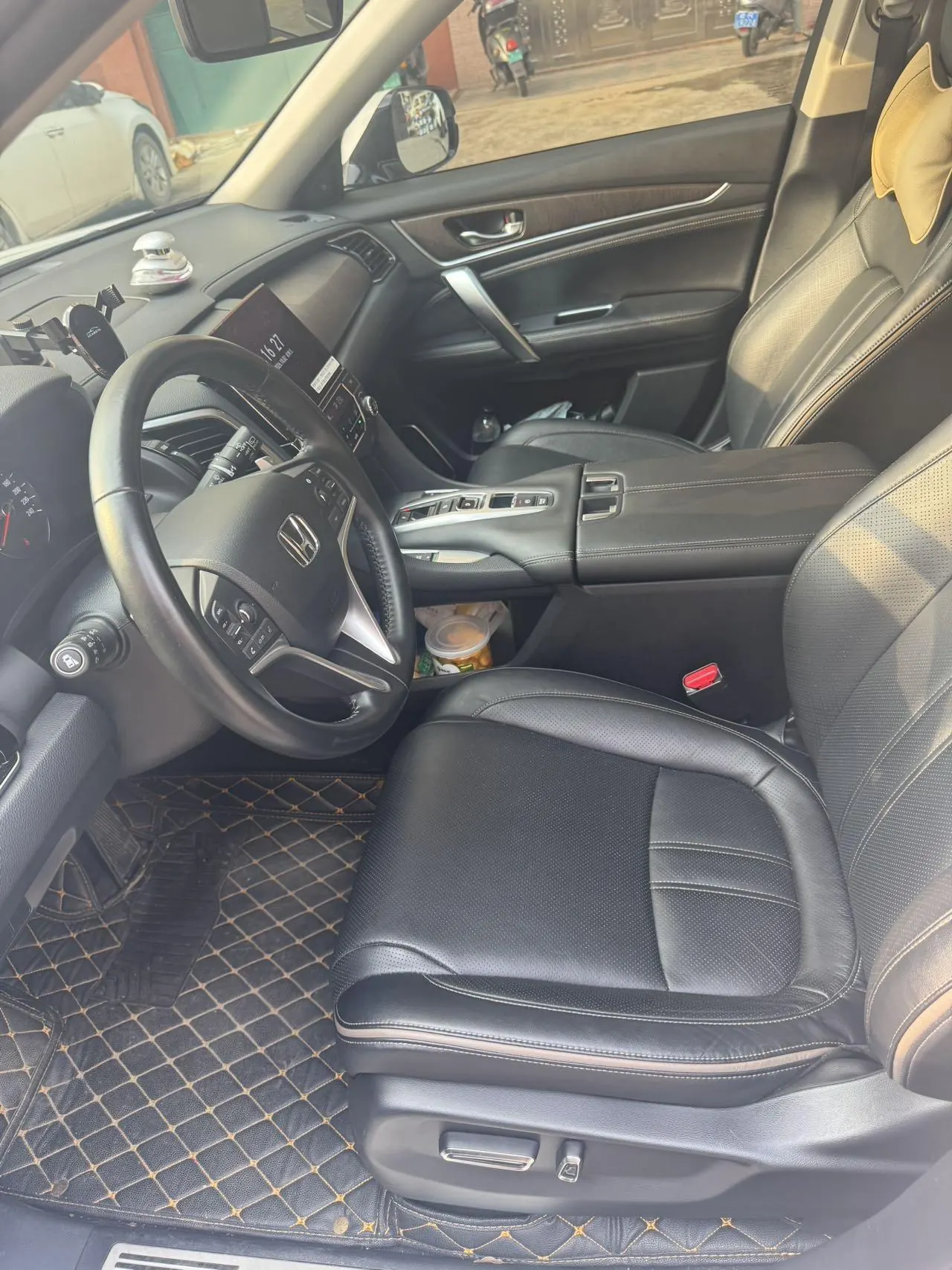 Honda 2020 crown road 2.0T 370TURBO four-wheel drive exclusive edition two-color automatic gear 4