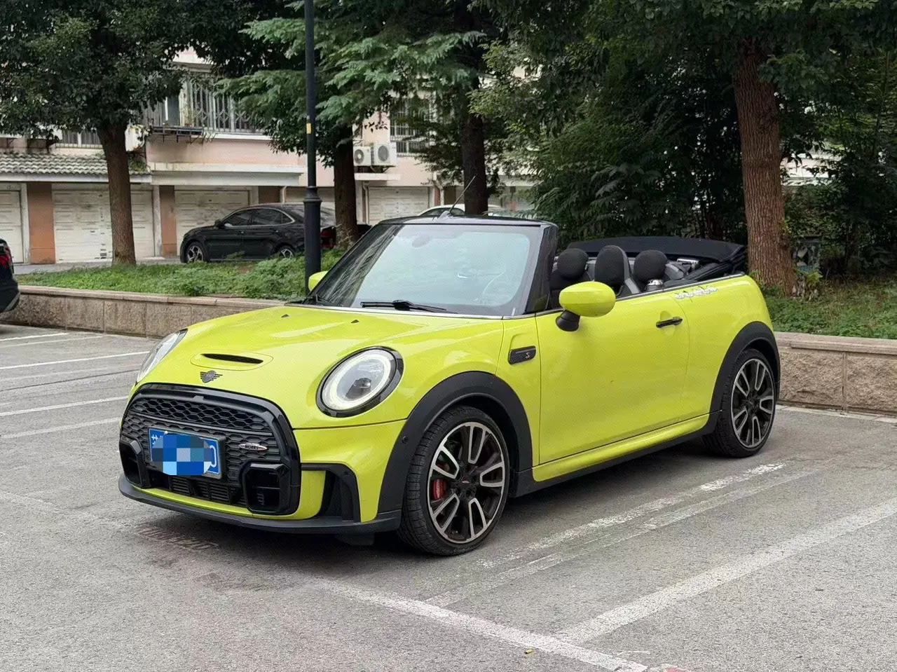 打开图片灯箱:MINI Cabrio (Imported) 2023 Cooper S Cabrio 2.0T Racer Automatic Gear