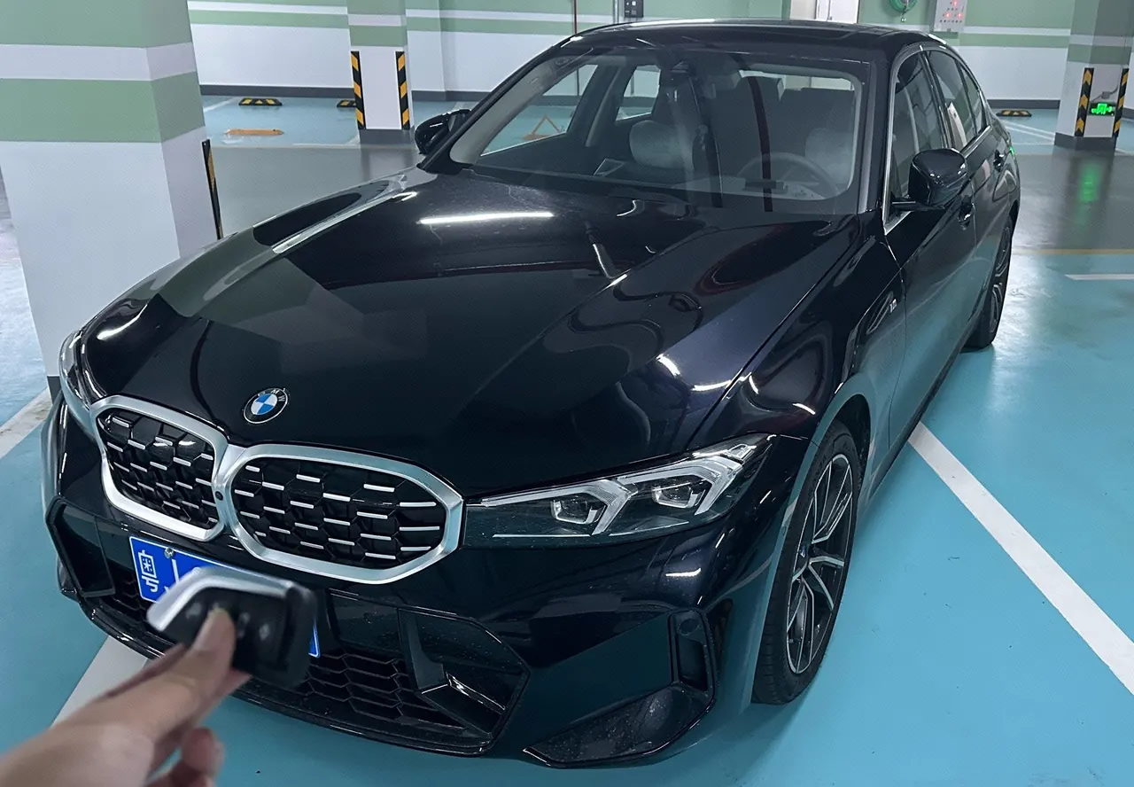 Open image lightbox: BMW 3 Series 2026 325i 2.0T M Sports Suit Automatic Gear