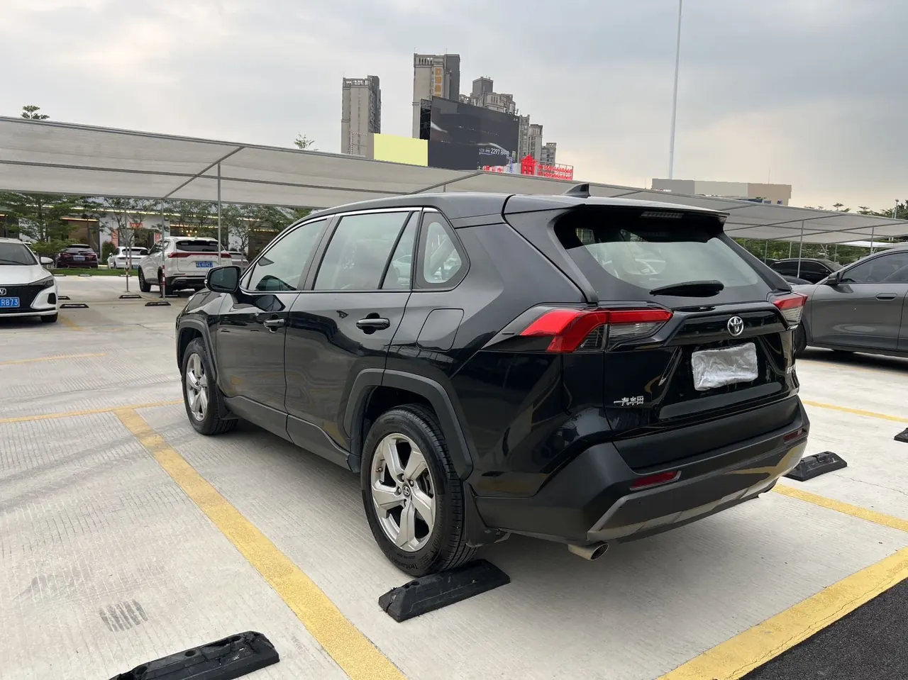 Toyota 2020 RAV4 Rongbo 2.0 Stepless Two-Drive Fashion Edition PLUS Automatic Gear 9