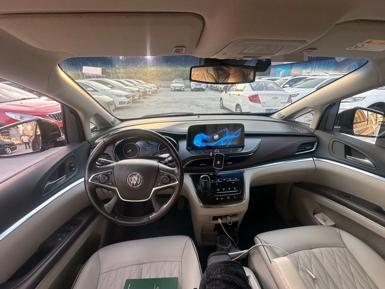 Buick 2021 GL8 Land Business Class 2.0T 652T Luxury Automatic Gear 4