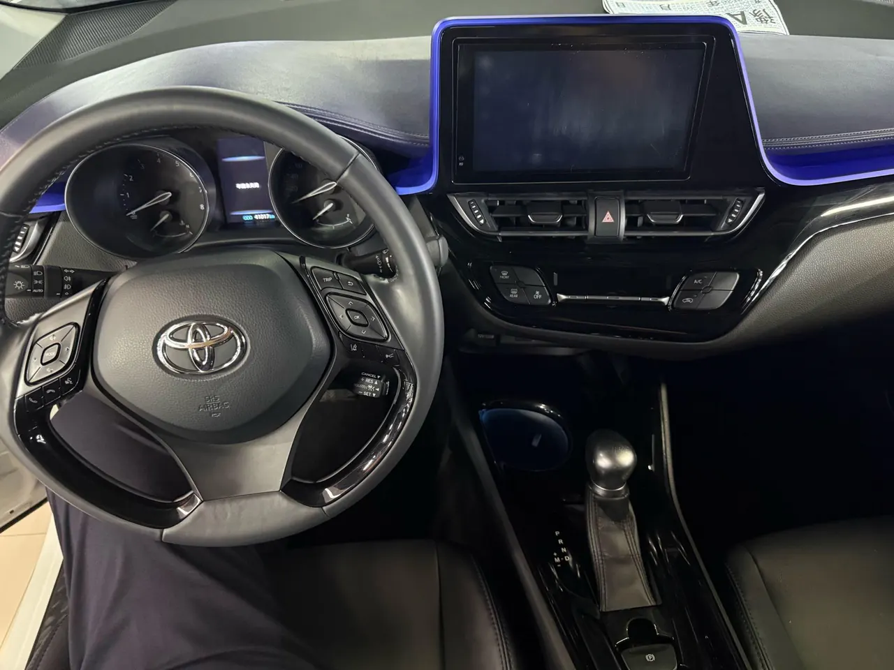 Toyota 2022 C- HR 2.0 stepless leading version of automatic gear 4