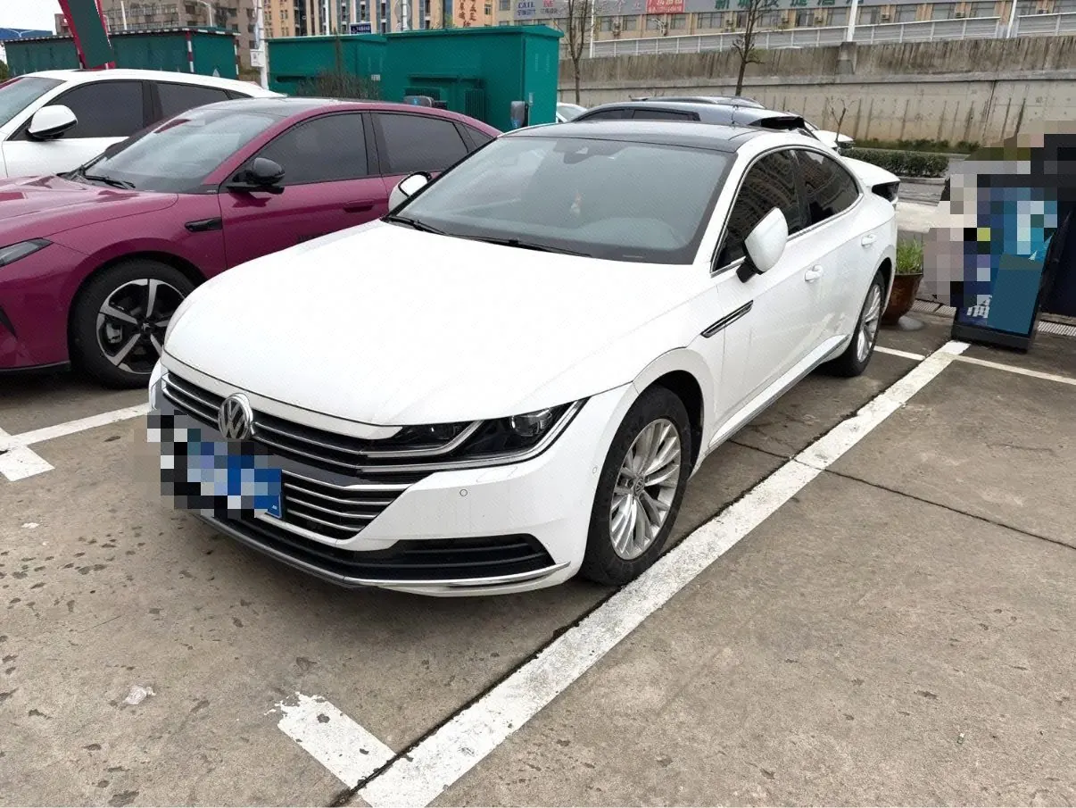 Open image lightbox: Volkswagen 2020 CC 2.0TSI 330TSI beauty version of automatic gear