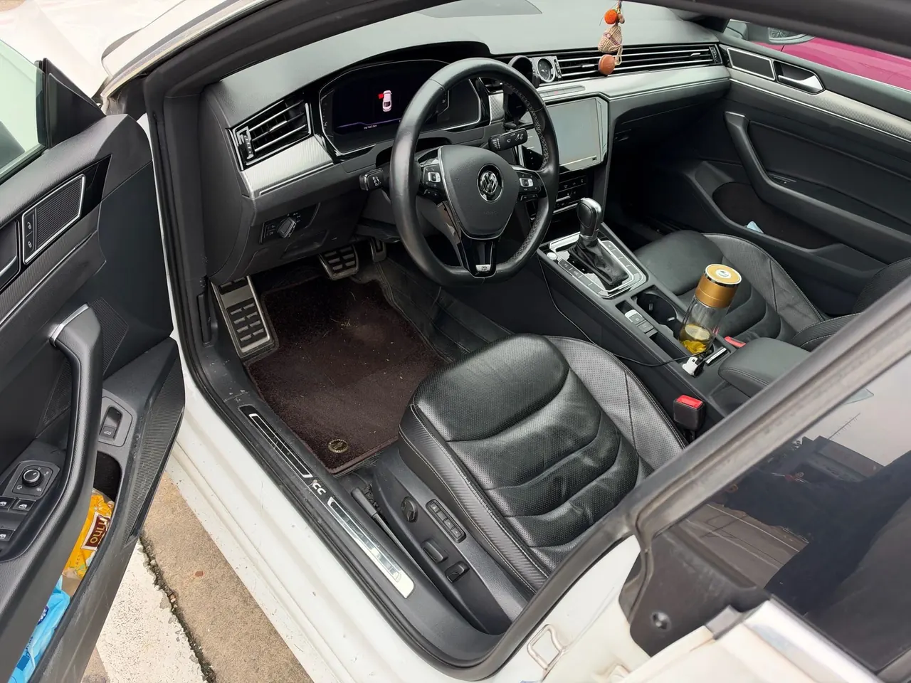Volkswagen 2020 CC 2.0TSI 330TSI beauty version of automatic gear 3