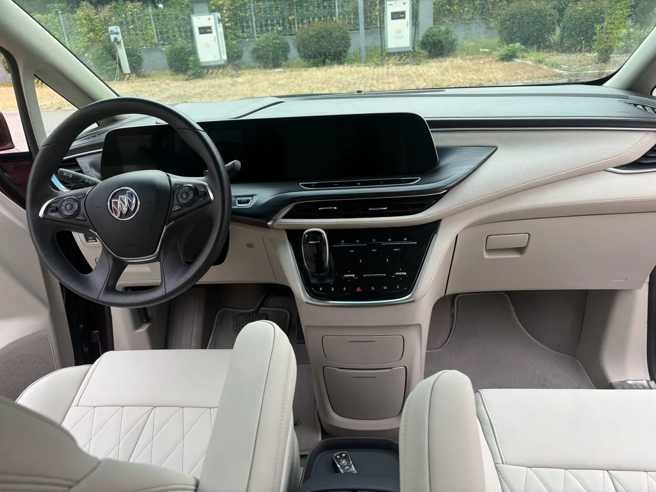 Buick 2022 GL8 ES Lu Zun 48V 2.0T 653T Comfortable Automatic Gear 8