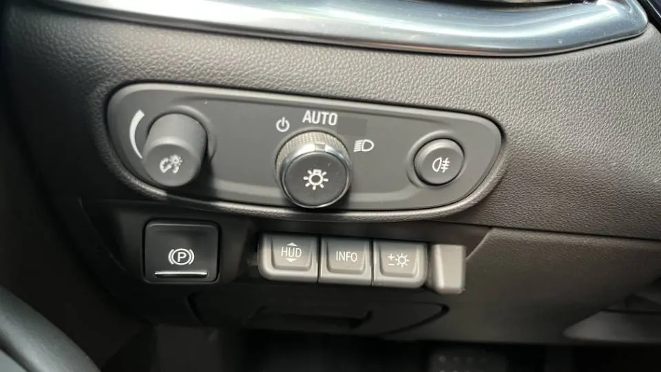 Buick 2022 Angke Flag 48V 2.0T 652T Four-wheel Drive Enjoy Flagship Automatic Gear 18