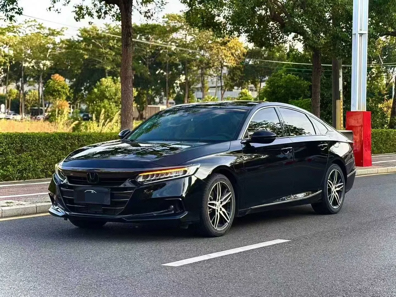 Открыть галерею: Honda 2022 10th Generation Accord 1.5T Stepless 260TURBO Magic Night Premium Edition Automatic Gear