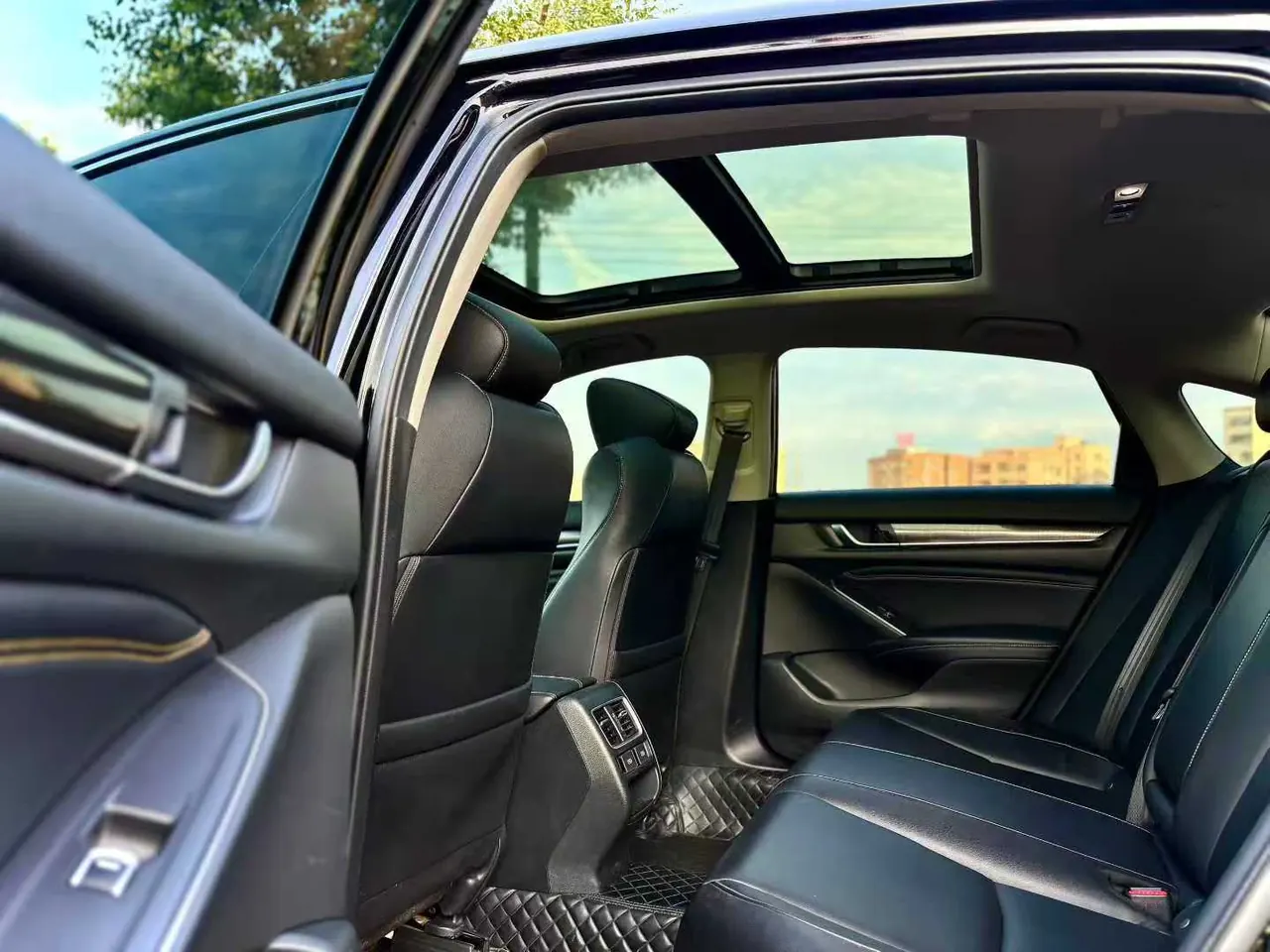 Honda 2022 10th Generation Accord 1.5T Stepless 260TURBO Magic Night Premium Edition Automatic Gear 6