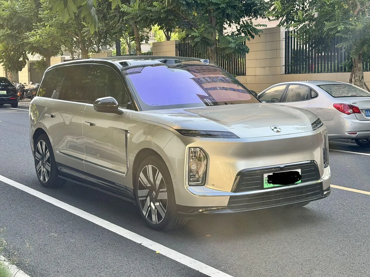 NIO 2026 ES 9 102kWh Administrative Island Signature Edition Automatic Gear 2