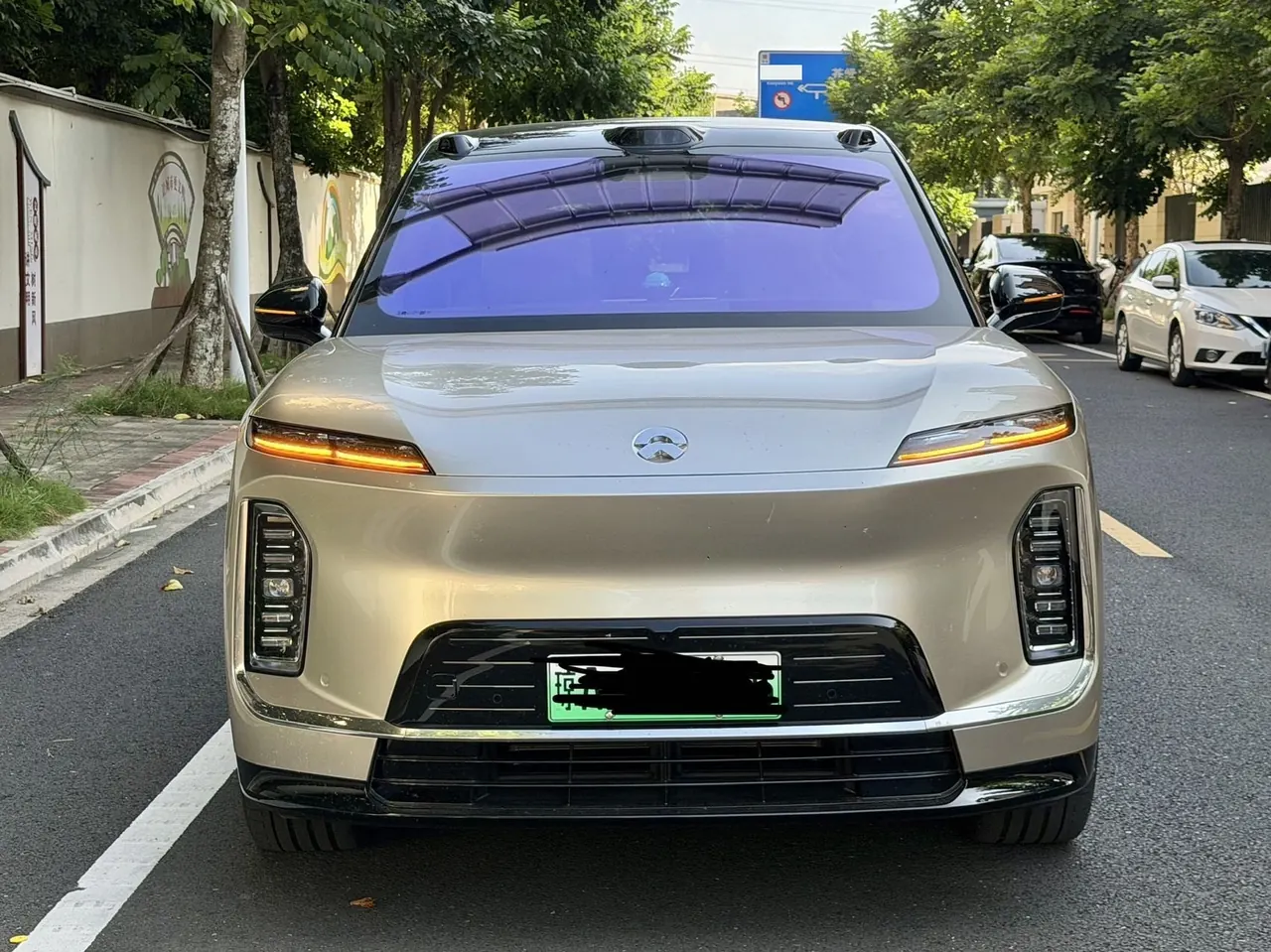 NIO 2026 ES 9 102kWh Administrative Island Signature Edition Automatic Gear 3