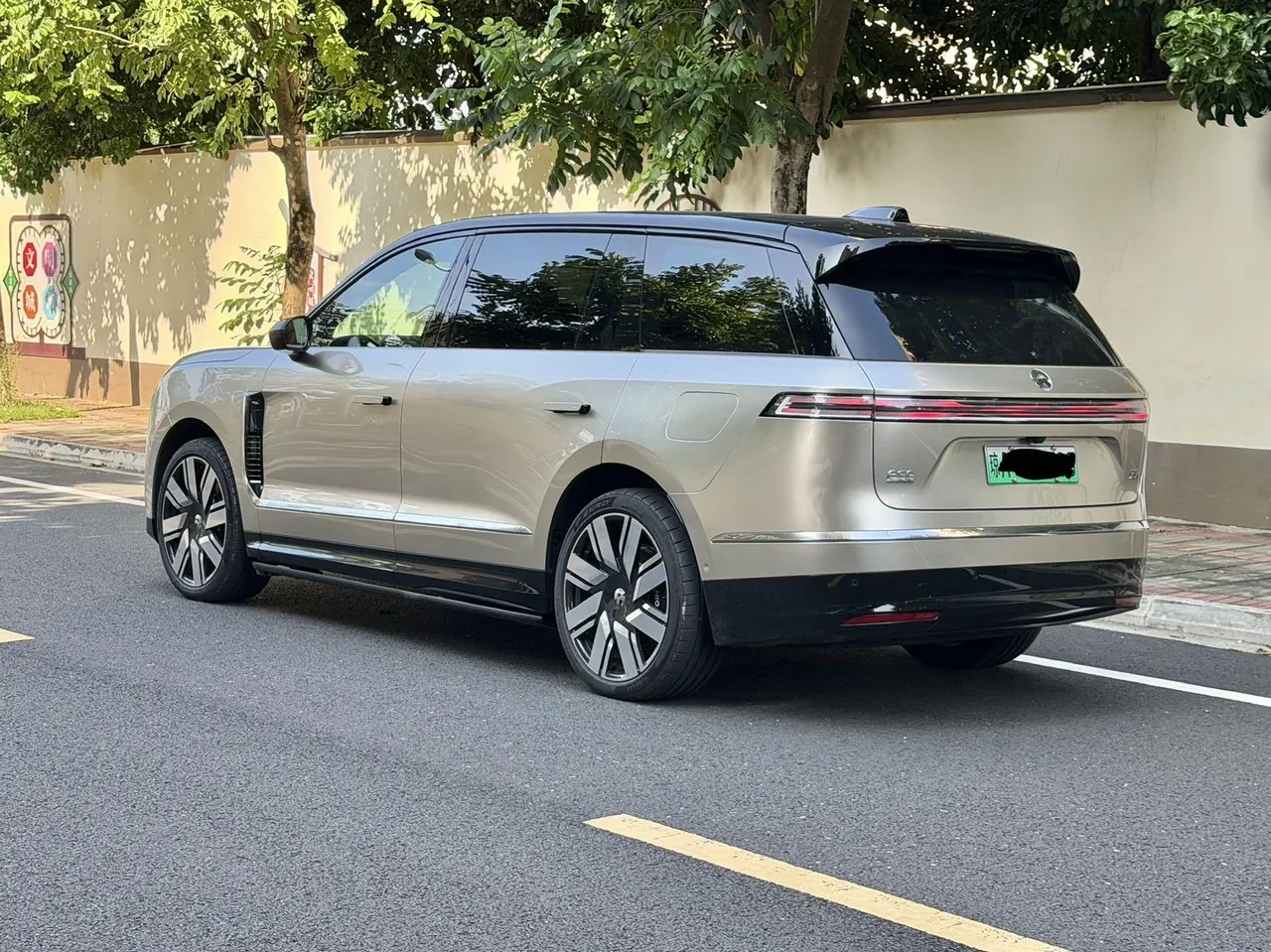 NIO 2026 ES 9 102kWh Administrative Island Signature Edition Automatic Gear 7