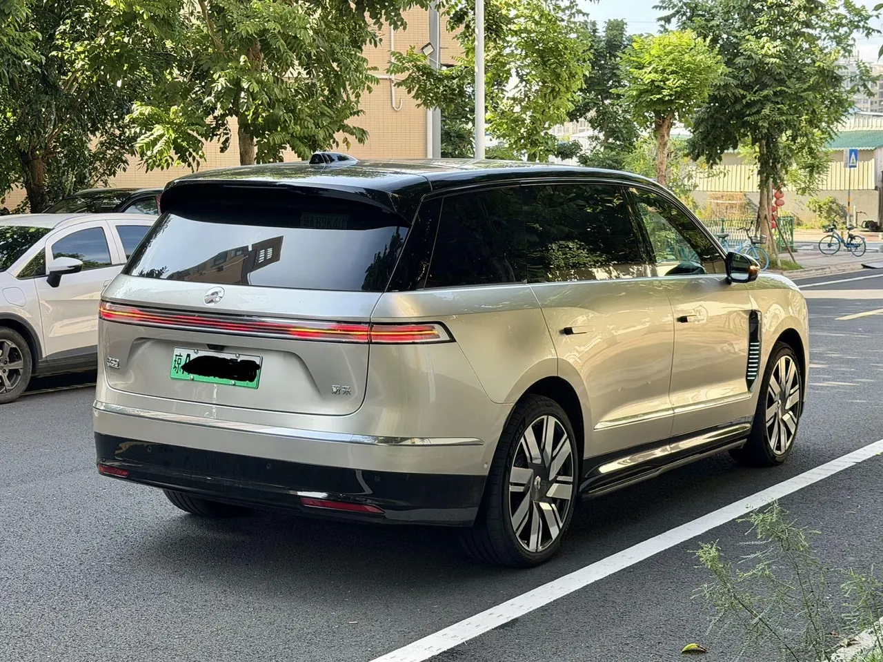 NIO 2026 ES 9 102kWh Administrative Island Signature Edition Automatic Gear 9