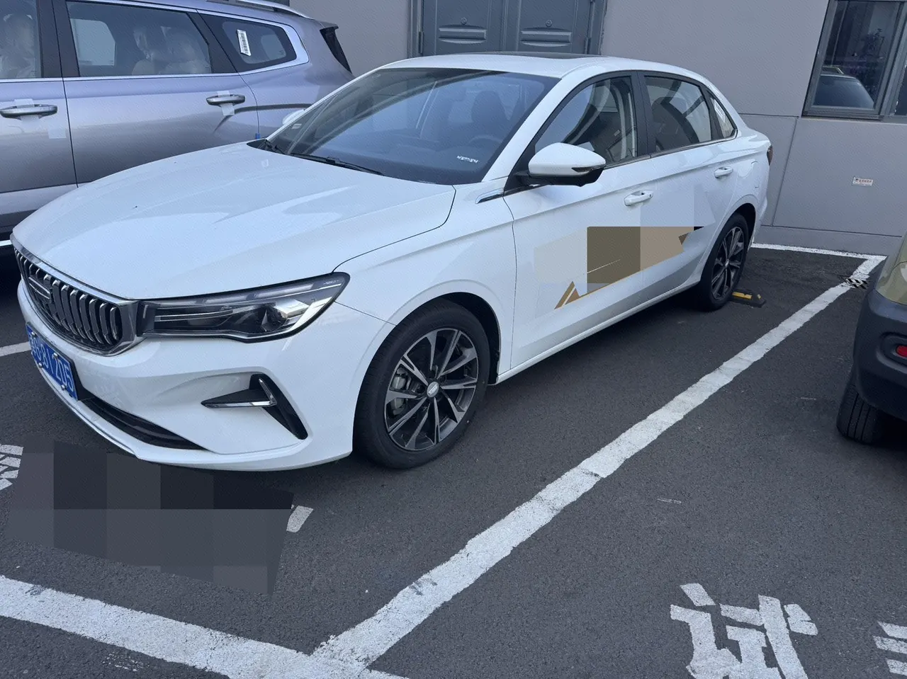 Open image lightbox: Geely 2026 Emgrand-Sanxiang 1.5 Stepless 4 million Commemorative Flying Automatic