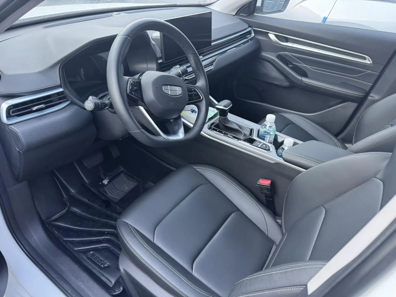 Geely 2026 Emgrand-Sanxiang 1.5 Stepless 4 million Commemorative Flying Automatic 2