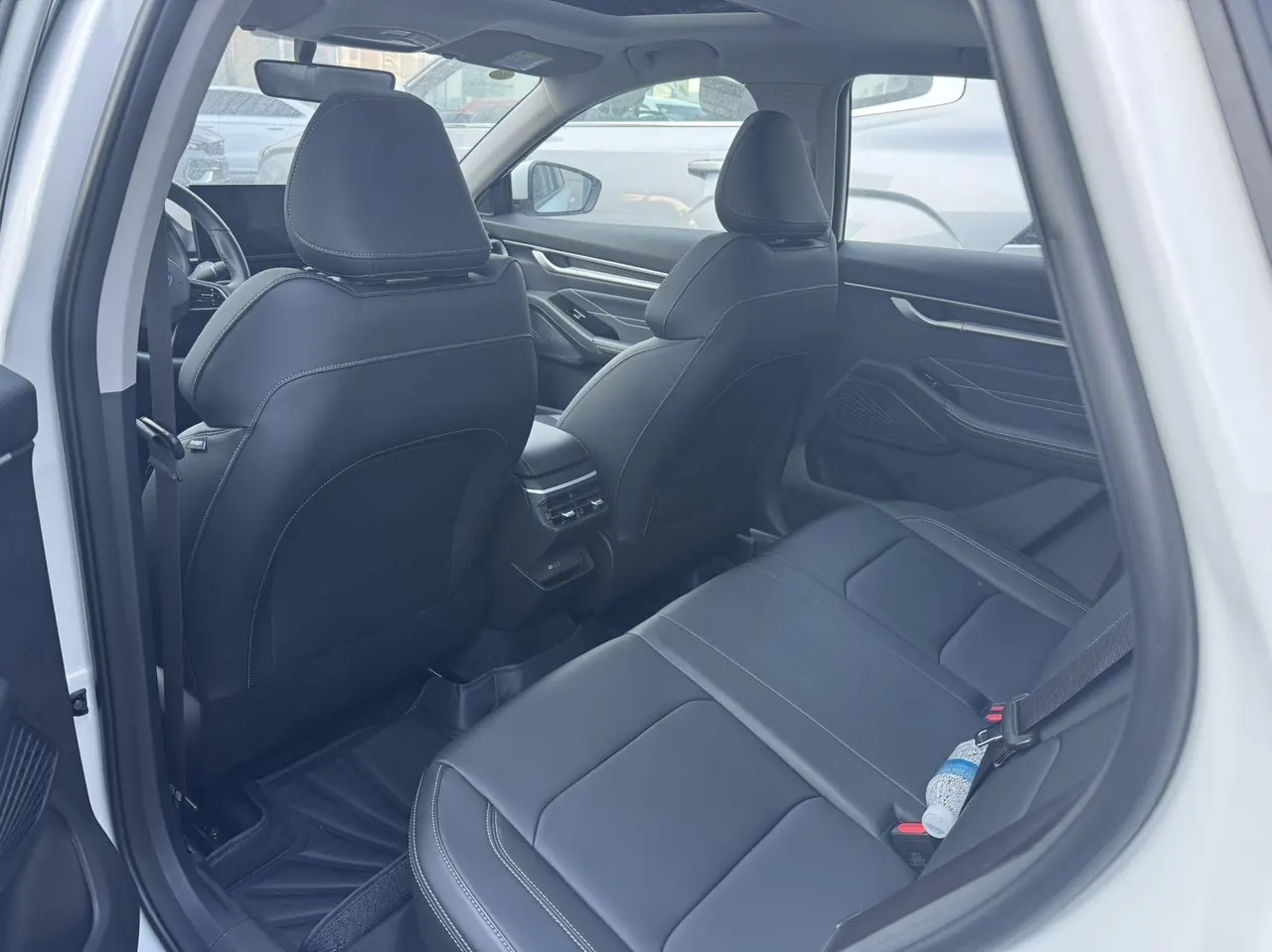 Geely 2026 Emgrand-Sanxiang 1.5 Stepless 4 million Commemorative Flying Automatic 3