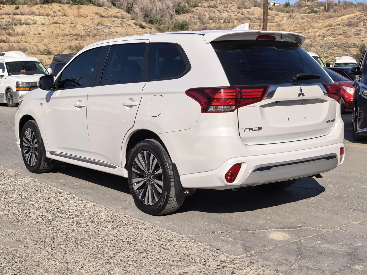 Mitsubishi 2021 Outlander 2.0 Stepless Two-Drive Smooth Edition 5-seat (Changed) Automatic Gear 6