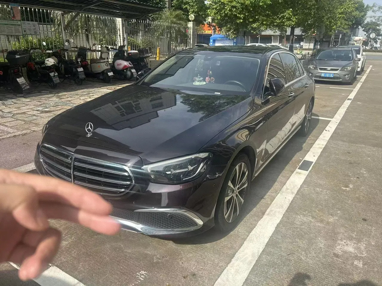 打开图片灯箱:Mercedes Benz Class E New Energy 2021 E 350 e L 2.0T Automatic Gear