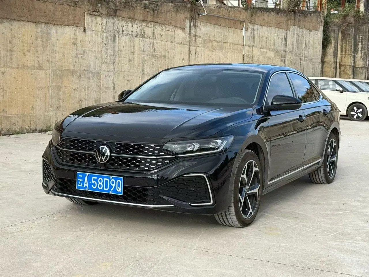 Открыть галерею: Volkswagen 2026 Passat 2.0TSI 330TSI outstanding star elite edition automatic gear