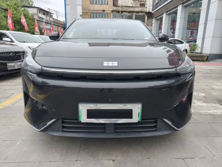 Geely Galaxy 2025 L6 EM-i 1.5 60km sailing version of automatic gear 2