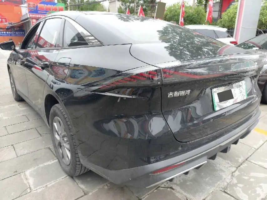 Geely Galaxy 2025 L6 EM-i 1.5 60km sailing version of automatic gear 4