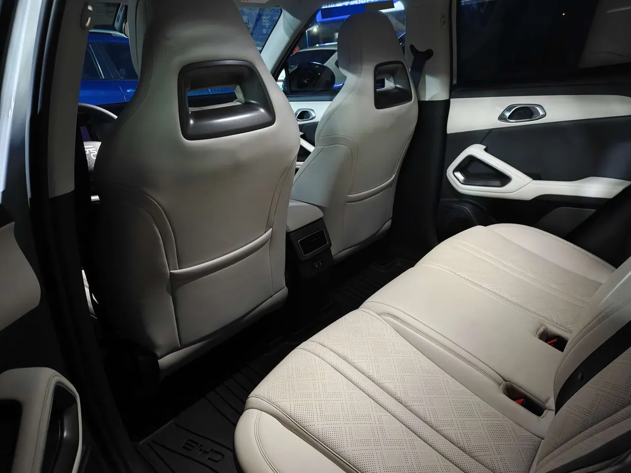 BYD 2025 Yuan UP 301KM Pilot Automatic Gear 6
