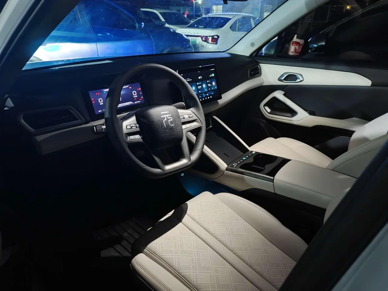 BYD 2025 Yuan UP 301KM Pilot Automatic Gear 7
