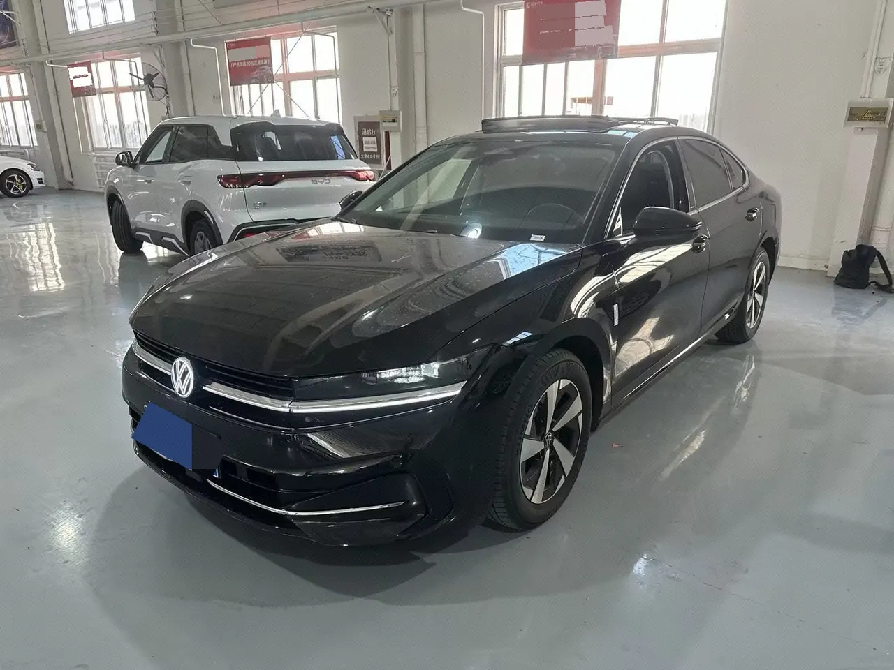 Open image lightbox: Volkswagen 2026 Magotan 1.5TSI 300TSI Premium Edition Eye Bag Automatic Block