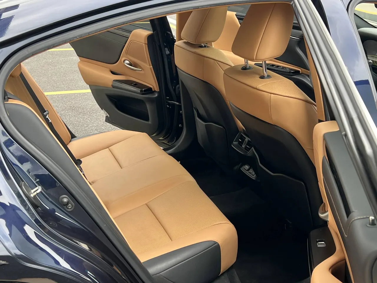 Lexus ES (Imported) 2021 ES200 2.0 Stepless Premium Edition Automatic Gear 5