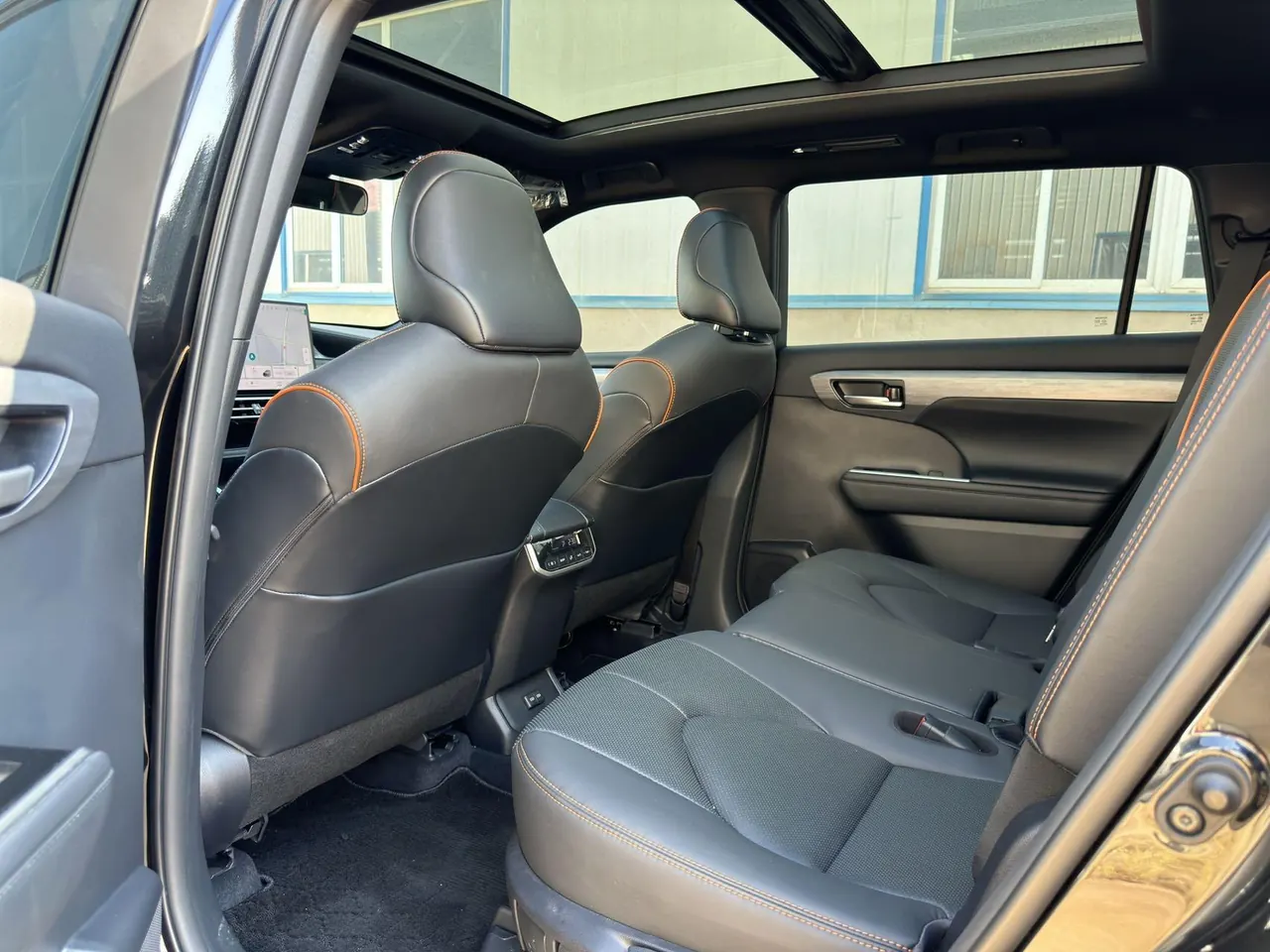 Toyota 2026 Crown Land Release HEV 2.5 Stepless Two-Drive Deluxe Automatic Gear 6