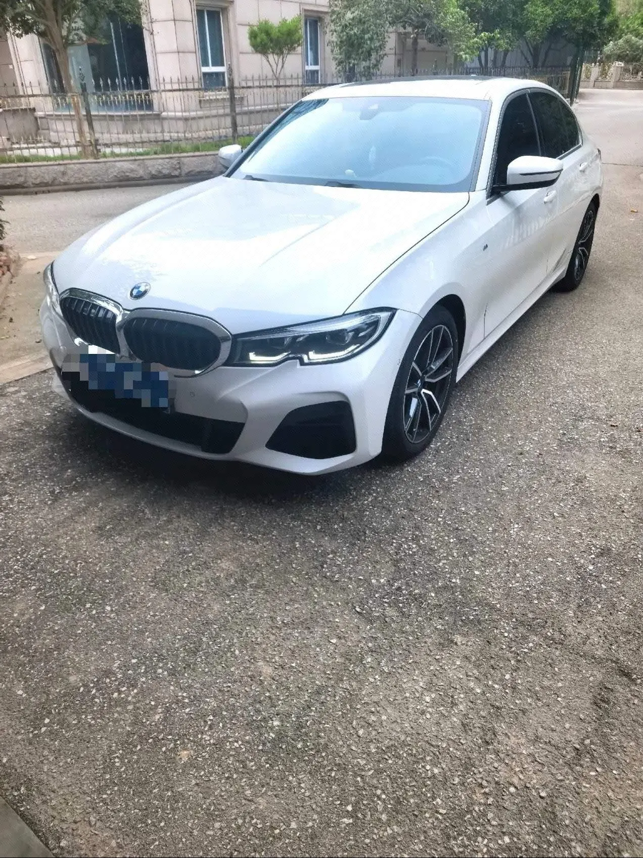 Open image lightbox: BMW 3 Series 2020 325i 2.0T M Sports Suit Automatic Gear