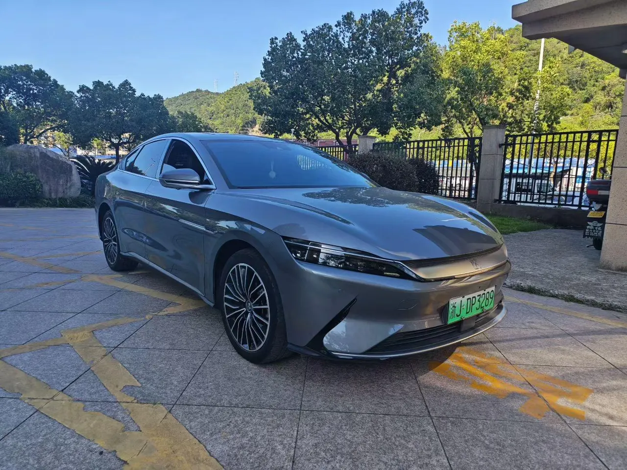 BYD 2021 Chinese Standard Endurance Edition Deluxe Automatic Transmission 3