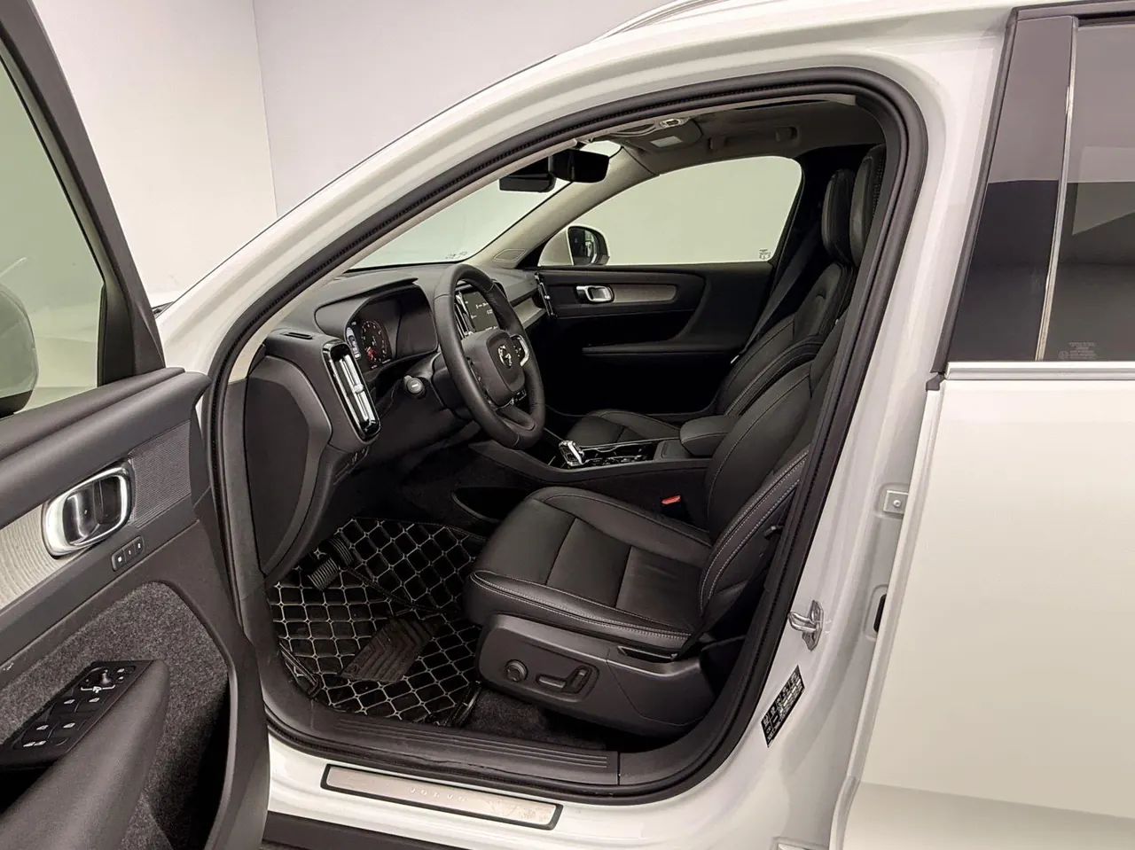 Volvo 2021 XC40 2.0T T4 4-wheel drive Zhiyuan Deluxe Edition Automatic Gear 7