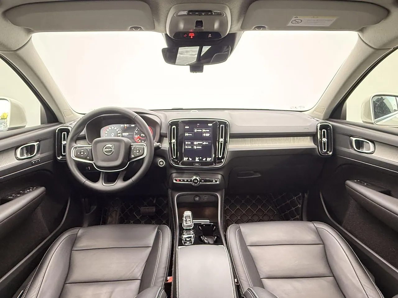 Volvo 2021 XC40 2.0T T4 4-wheel drive Zhiyuan Deluxe Edition Automatic Gear 9