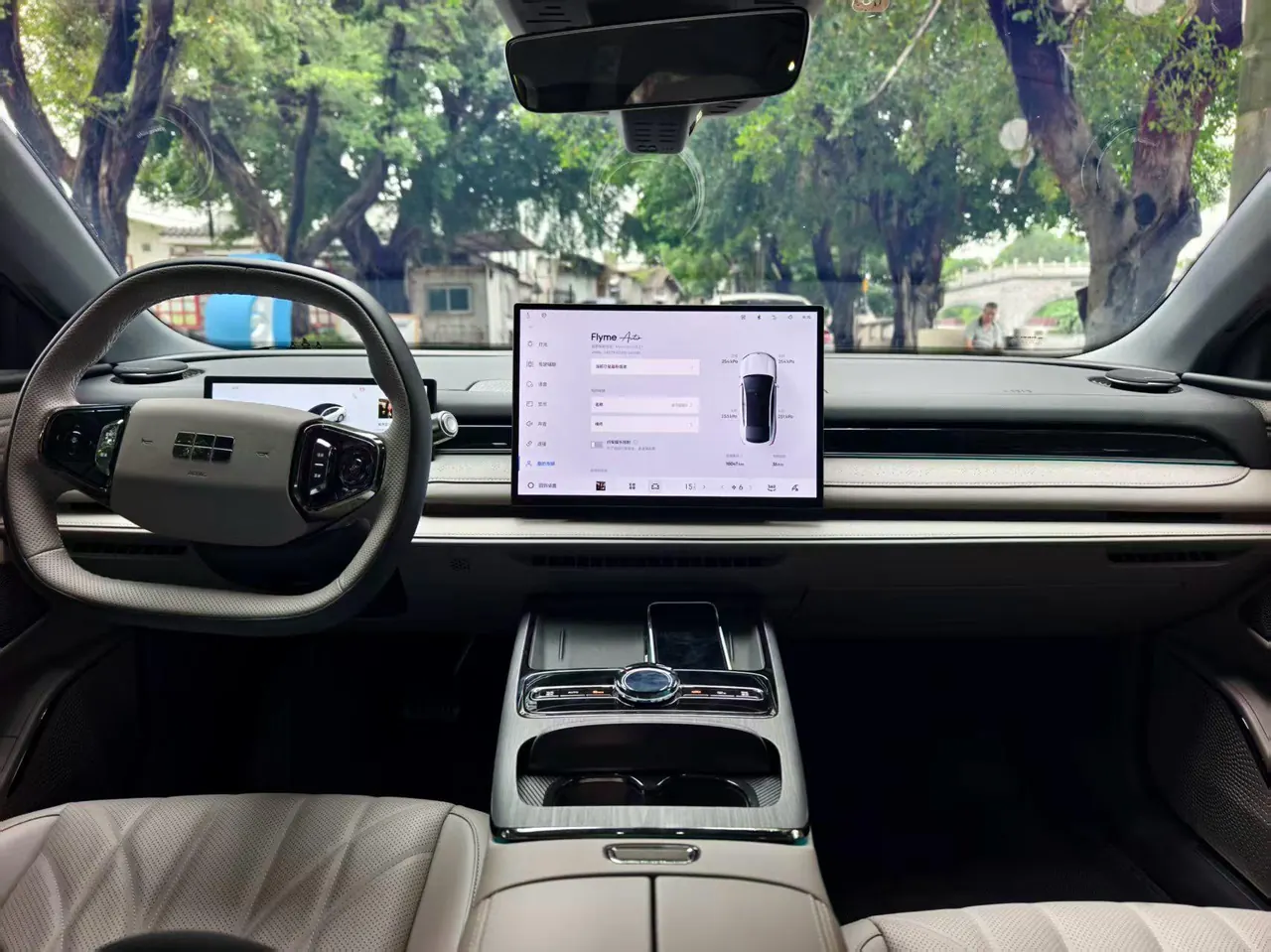 Geely Galaxy 2025 Xingyao 8 EM-i 1.5 130km Premium Edition Automatic Gear 6