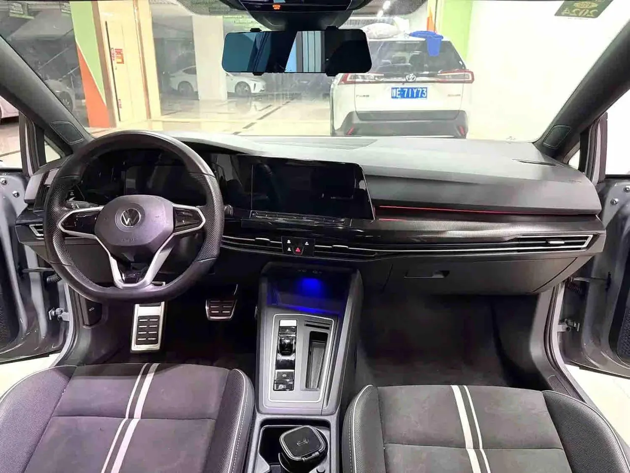 Volkswagen 2021 Golf 8 R-Line 1.4TSI 280TSI Automatic 5