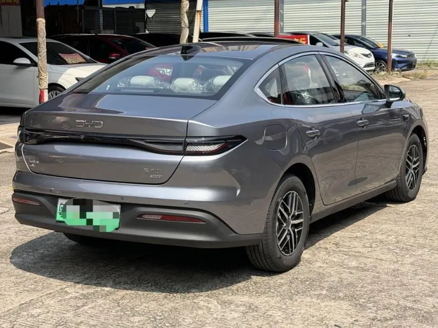 BYD 2025 seals 05 DM-i 1.5 stepless smart driving version 120KM flagship automatic gear 19
