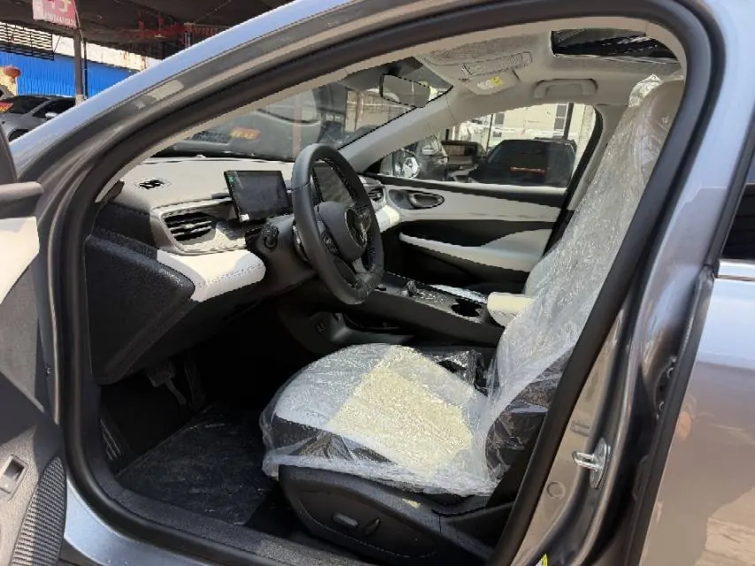 BYD 2025 seals 05 DM-i 1.5 stepless smart driving version 120KM flagship automatic gear 4