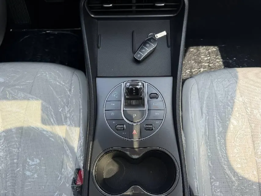 BYD 2025 seals 05 DM-i 1.5 stepless smart driving version 120KM flagship automatic gear 9