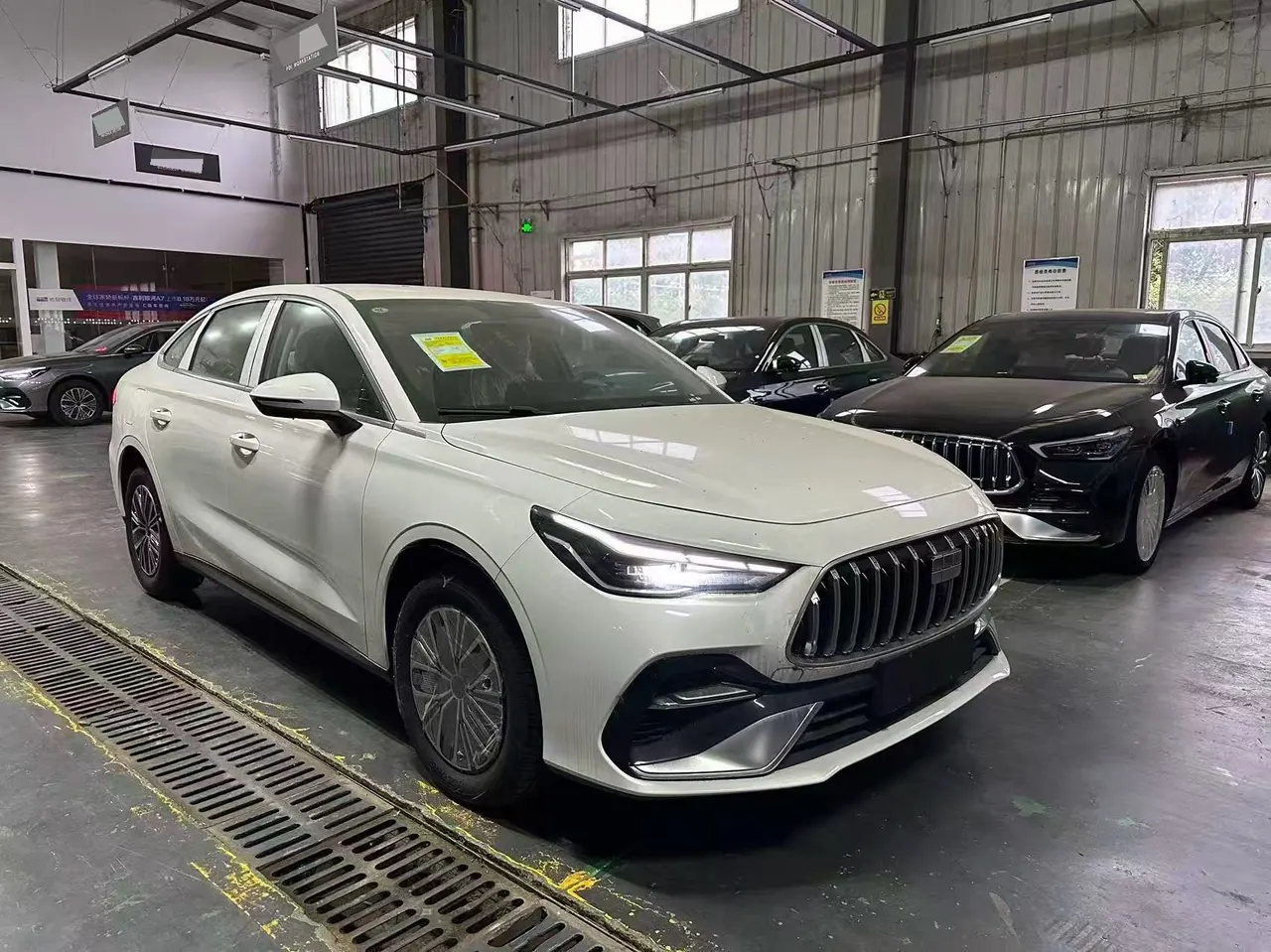 Geely Galaxy 2025 xingyao 6 EM-i 1.5 60km sailing version of automatic gear 2