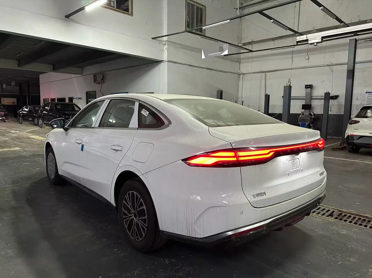 Geely Galaxy 2025 xingyao 6 EM-i 1.5 60km sailing version of automatic gear 4