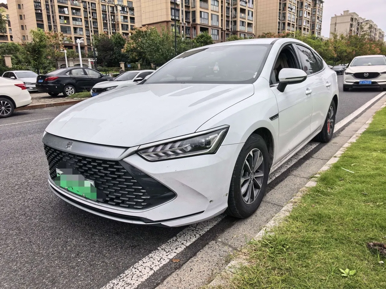 打开图片灯箱:BYD 2024 Qin PLUS DM-i 1.5 stepless glory version 55KM Exceed automatic gear