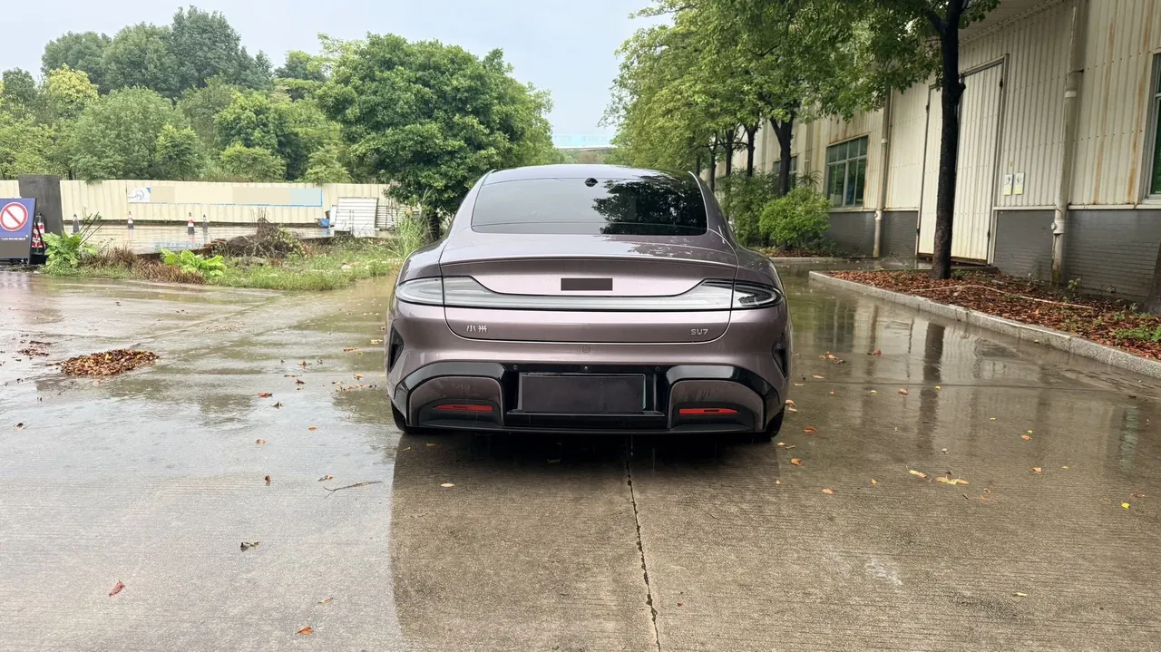 MI 2024 SU 7 700km Rear Drive Long Endurance Smart Driving Edition Automatic Gear 5