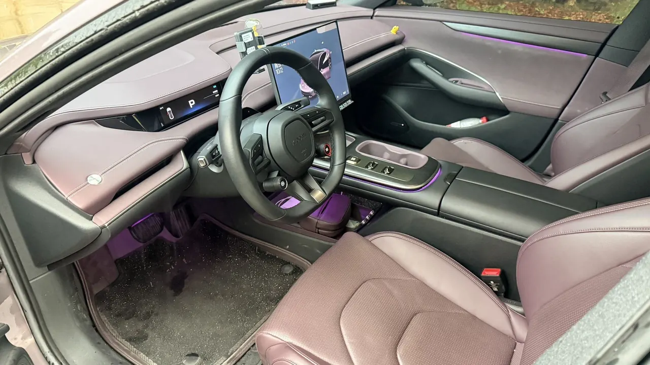 MI 2024 SU 7 700km Rear Drive Long Endurance Smart Driving Edition Automatic Gear 8