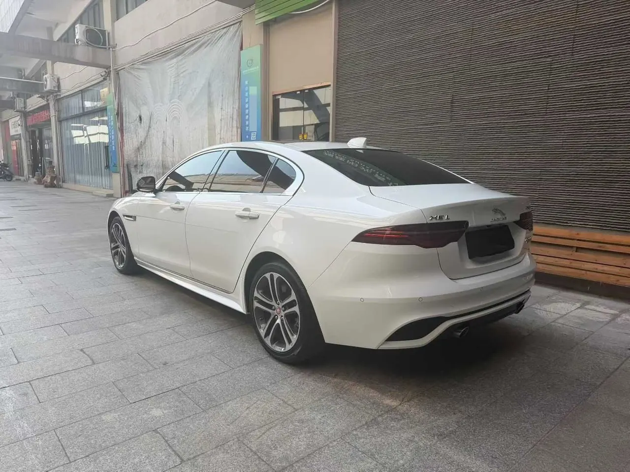 Jaguar 2020 XEL 2.0T 200PS R-DYNAMIC S Enterprising Sports Edition Automatic Gear 3