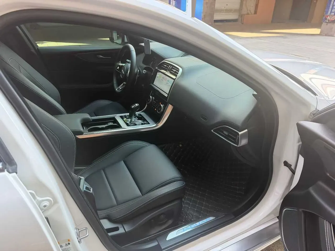 Jaguar 2020 XEL 2.0T 200PS R-DYNAMIC S Enterprising Sports Edition Automatic Gear 6