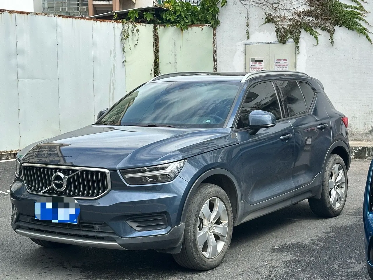 Открыть галерею: Volvo 2021 XC40 2.0T T4 four-wheel drive smart fashion version of automatic gear