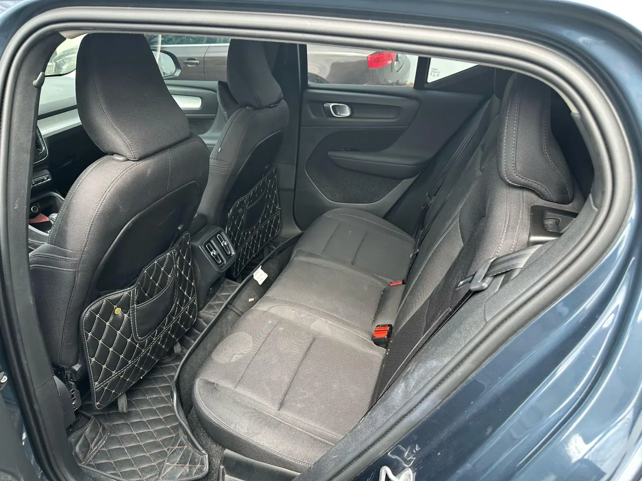 Volvo 2021 XC40 2.0T T4 four-wheel drive smart fashion version of automatic gear 4